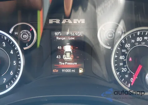 2019 Ram 1500 Big Horn/Lone Star 4X4 5'7 Box z USA, uszkodzony, nr VIN 1C6RRFFGXKN815968